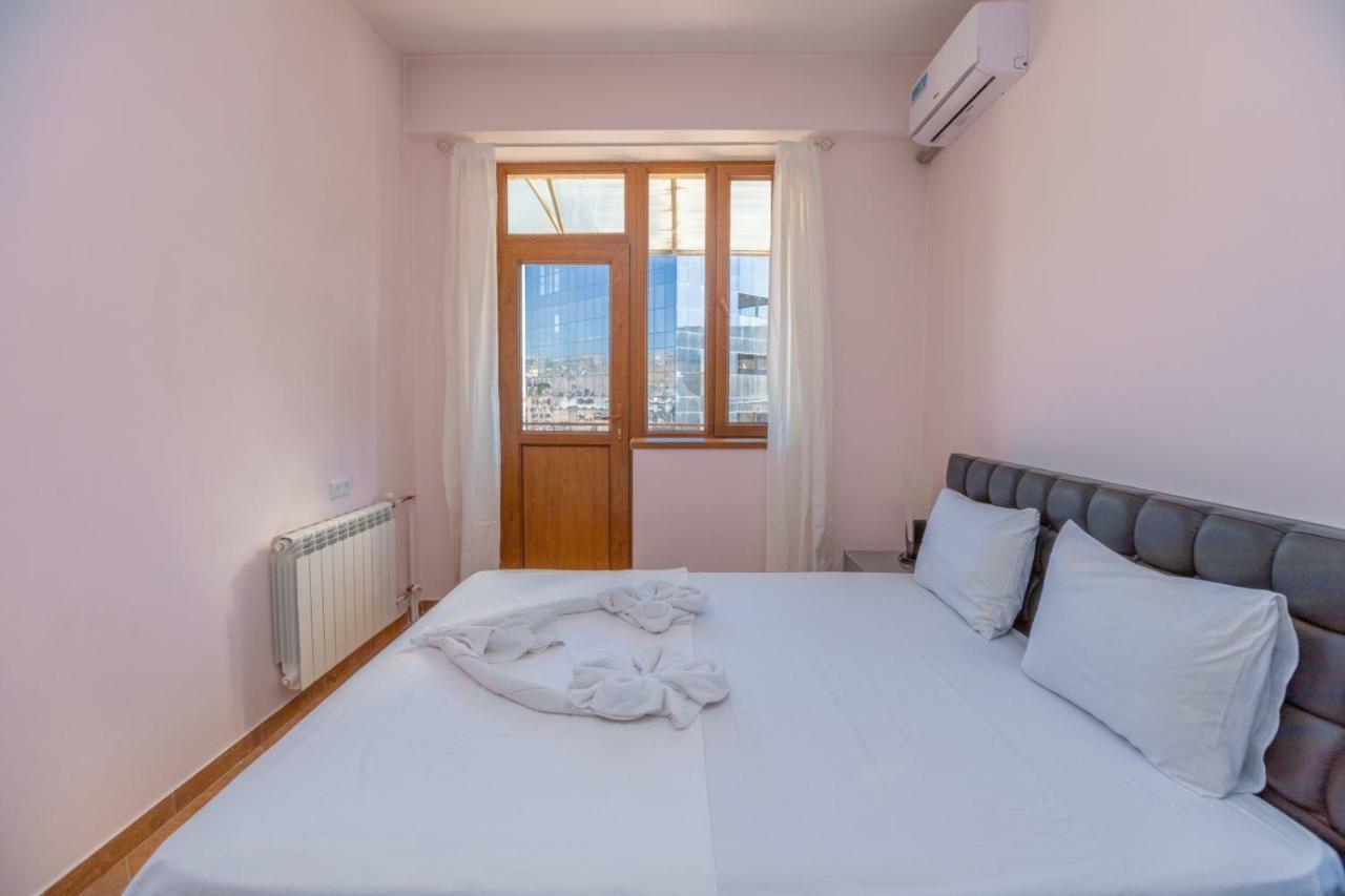 Stay Inn Apartments On Amiryan 4-6 Erevan Esterno foto