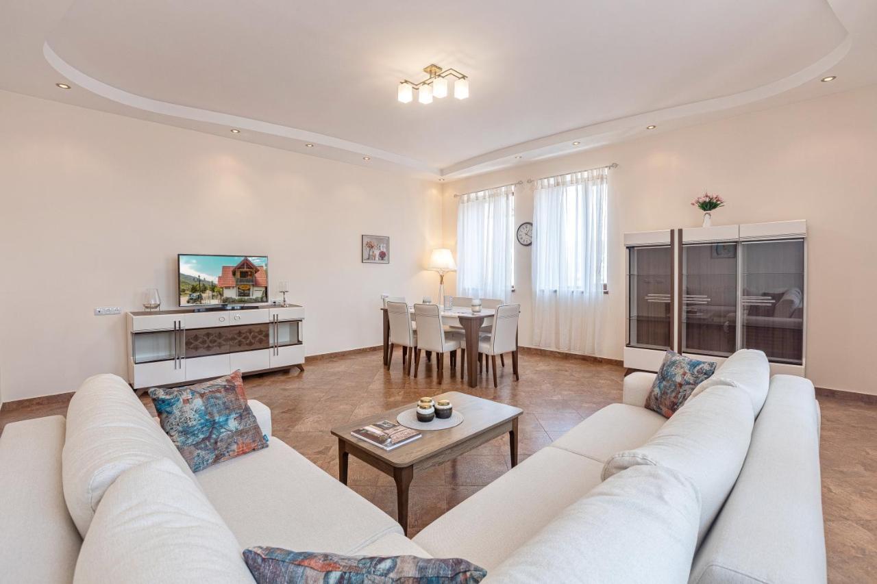Stay Inn Apartments On Amiryan 4-6 Erevan Esterno foto