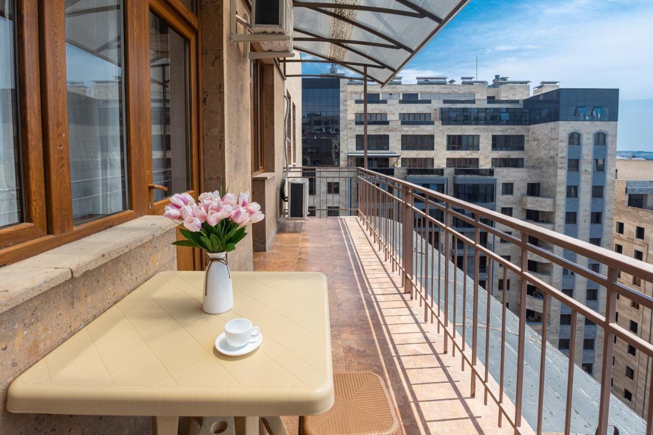 Stay Inn Apartments On Amiryan 4-6 Erevan Esterno foto