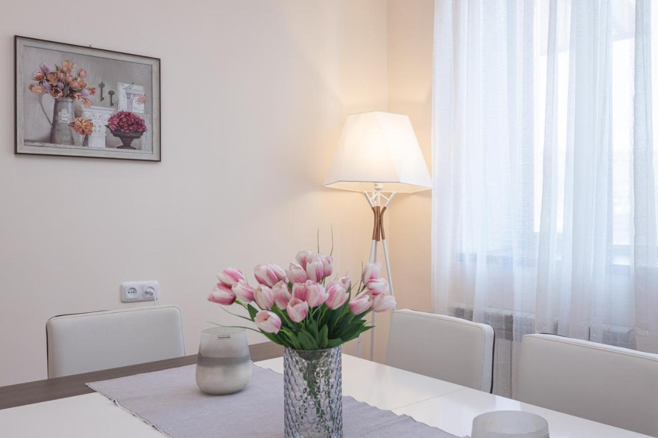 Stay Inn Apartments On Amiryan 4-6 Erevan Esterno foto