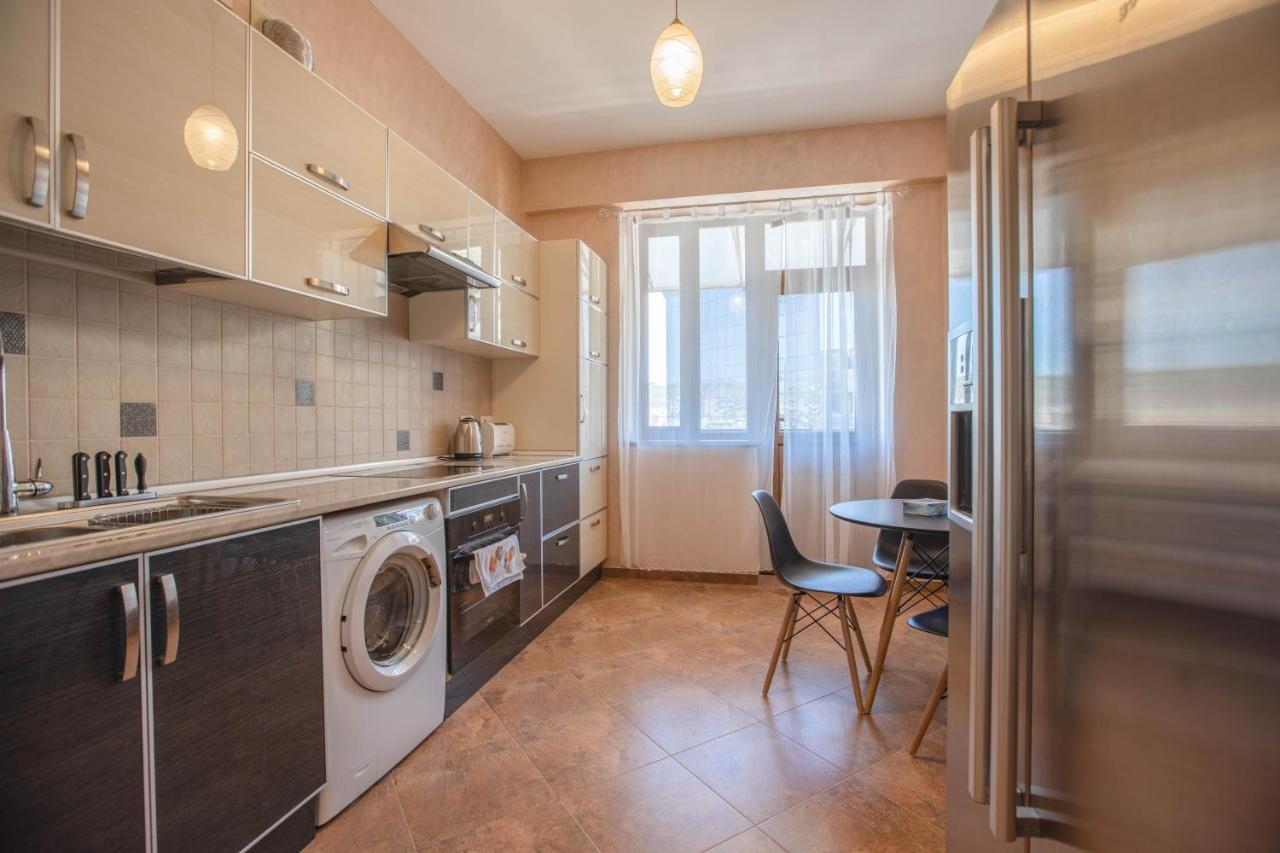 Stay Inn Apartments On Amiryan 4-6 Erevan Esterno foto